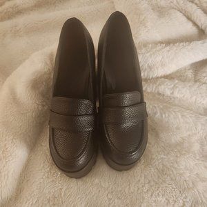 Retro Elegance: Women's Platform Loafers